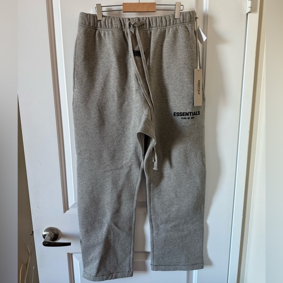 Essentials, medium, jogging pants - Picture 1 of 7